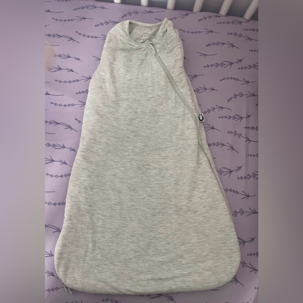 1.0 TOG Gunamuna sleep swaddle 0-3 like new